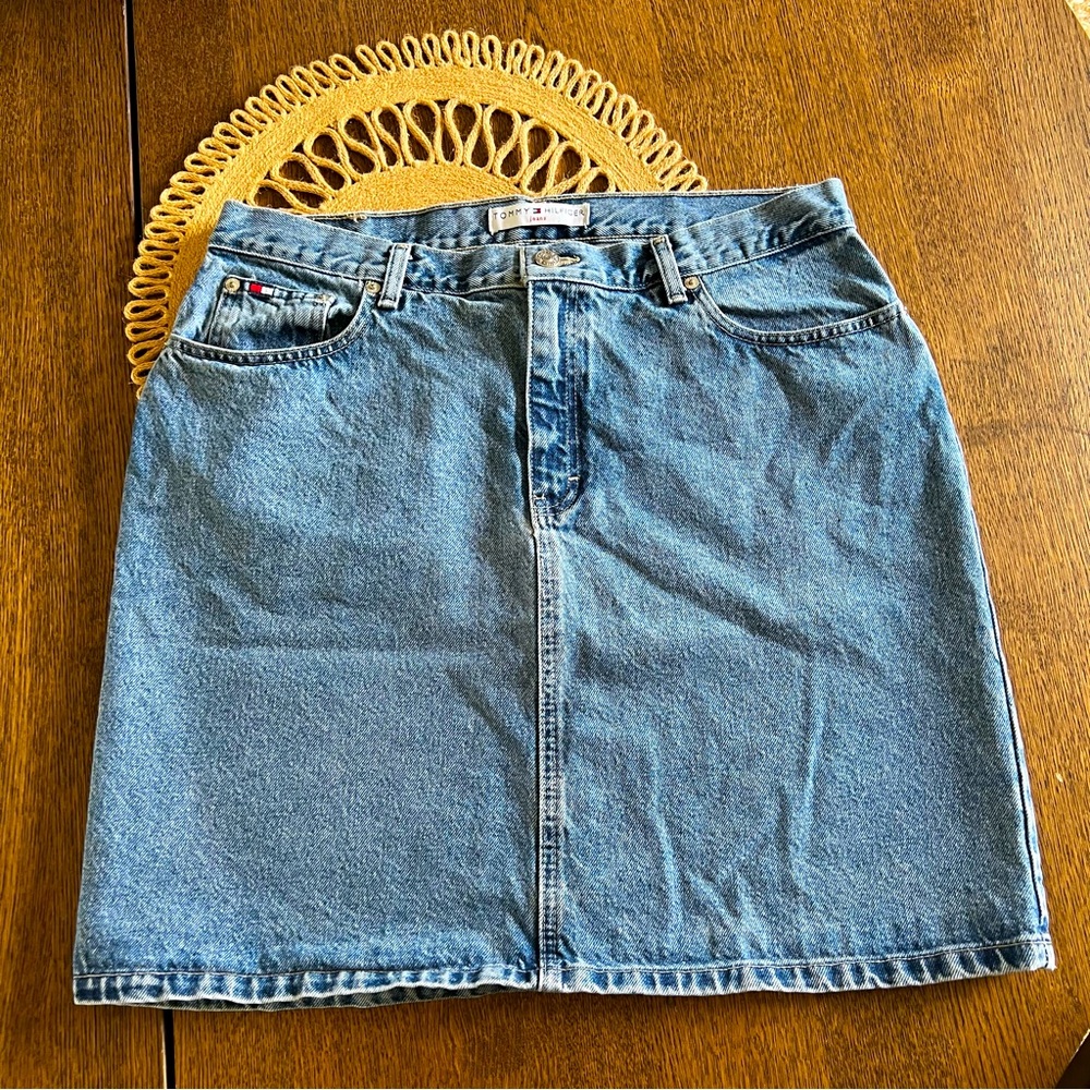 Vintage High-waisted Tommy Hilfiger Jean Skirt, size 14, medium wash preowned